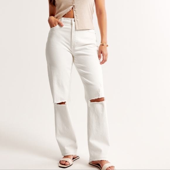 Abercrombie & Fitch Denim - Abercrombie & Fitch The '90s Straight Ultra High Rise Jeans